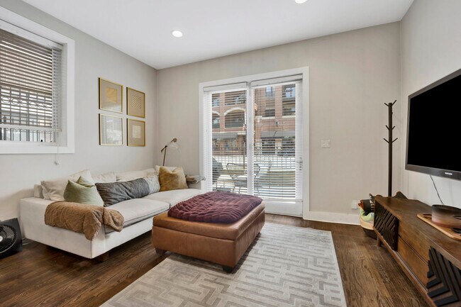 Foto del edificio - 2846 N Halsted St