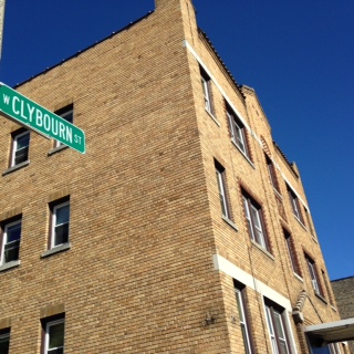 Primary Photo - 2738 W Clybourn St