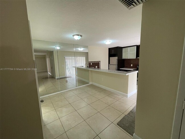 Foto del edificio - 870 Blue Ridge Cir