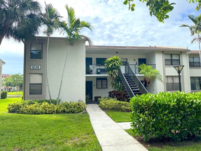 Building Photo - 1238 S Military Trail
