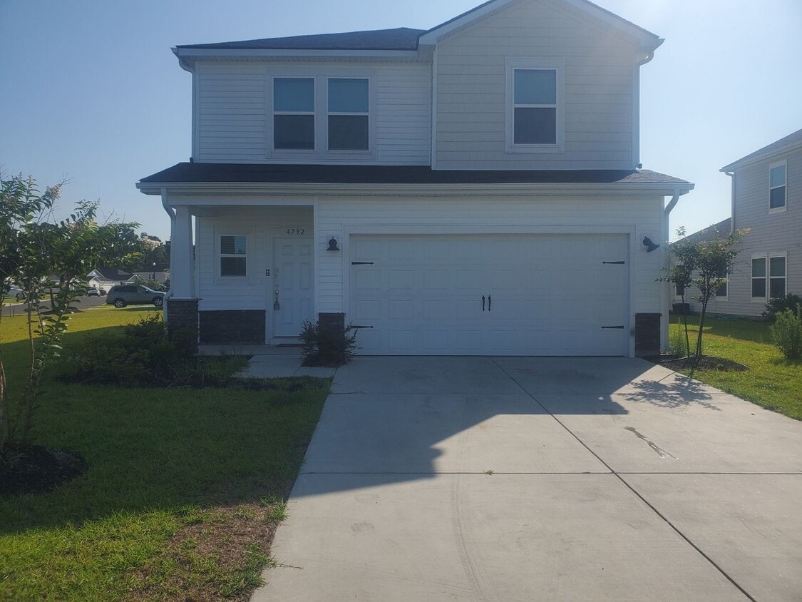 Don't miss out on this beautiful 5 Bedroom... - Don't miss out on this beautiful 5 Bedroom...