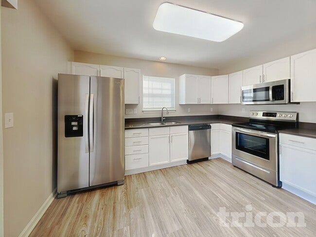 Building Photo - 114 Brewster Ct