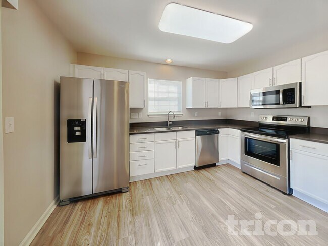 Foto del edificio - 114 Brewster Ct
