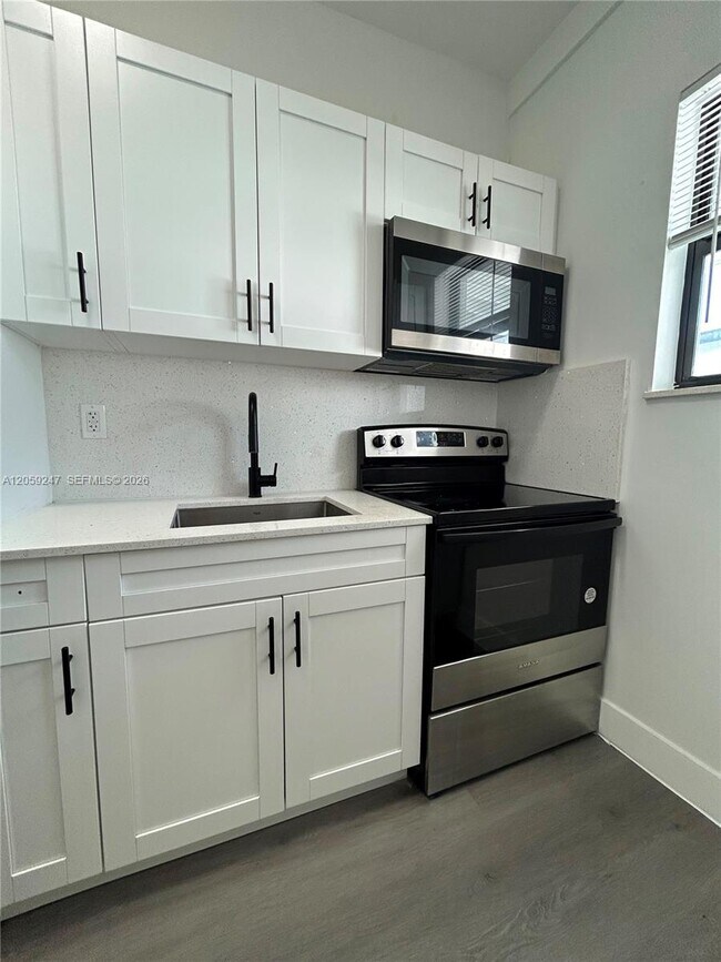Foto del edificio - 638 SW 21st Ave