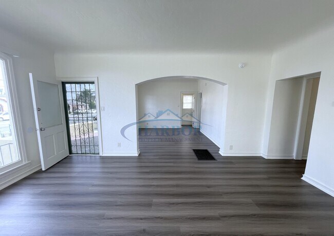 Building Photo - 808 W Imperial Hwy