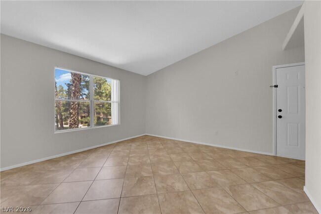 Foto del edificio - 2300 E Silverado Ranch Blvd
