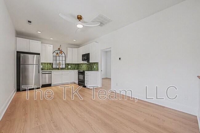 Foto del edificio - 140 Harper Lee St