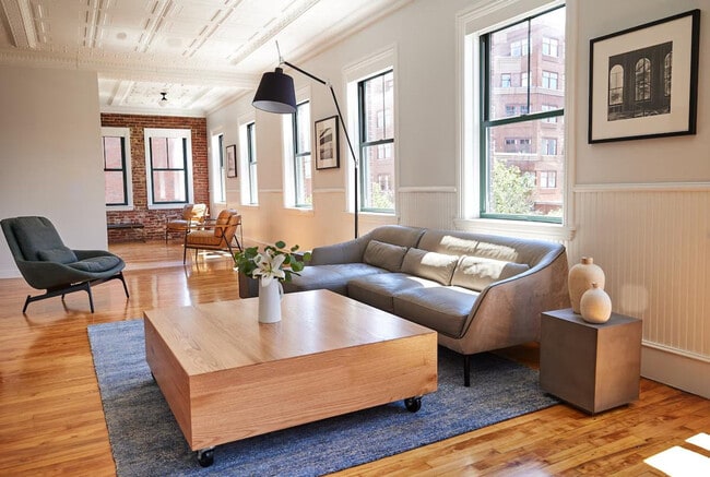 Building Photo - 83 Middle St