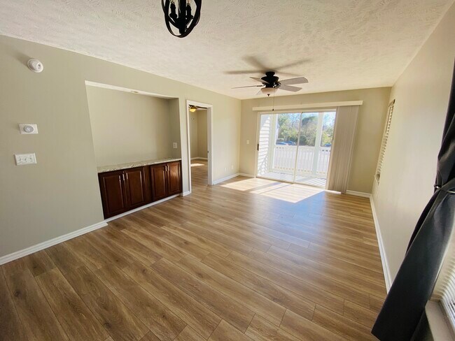 Foto del edificio - 514 White River Dr