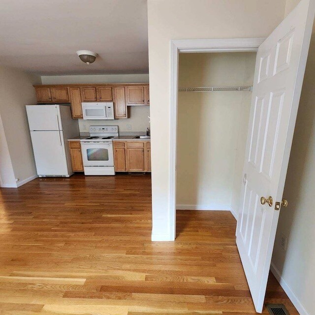 Foto del edificio - 711 Willard Ave