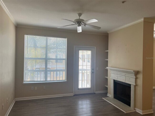 Building Photo - 860 N Orange Ave