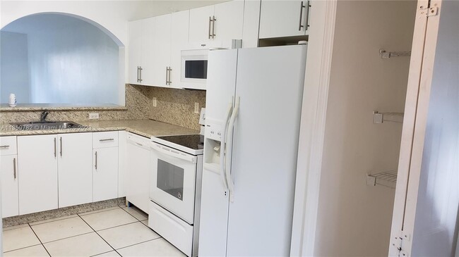 Foto del edificio - 1240 SE 31st Ct