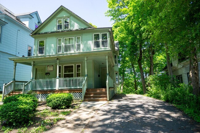 Foto del edificio - 1217 1/2 Madison Street -  First Floor Apa...