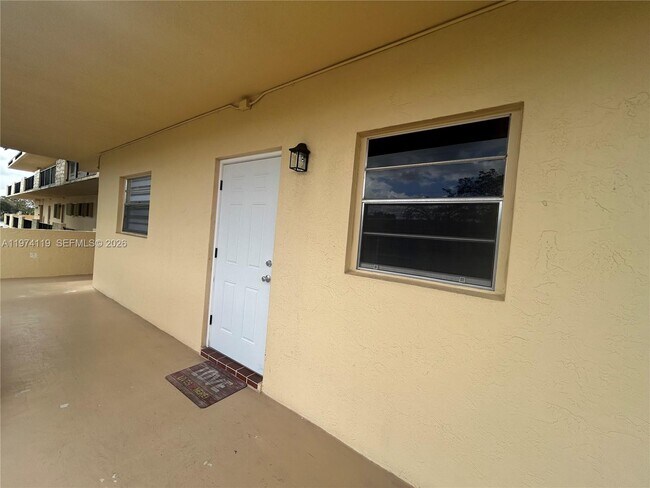 Foto del edificio - 301 Cambridge Rd