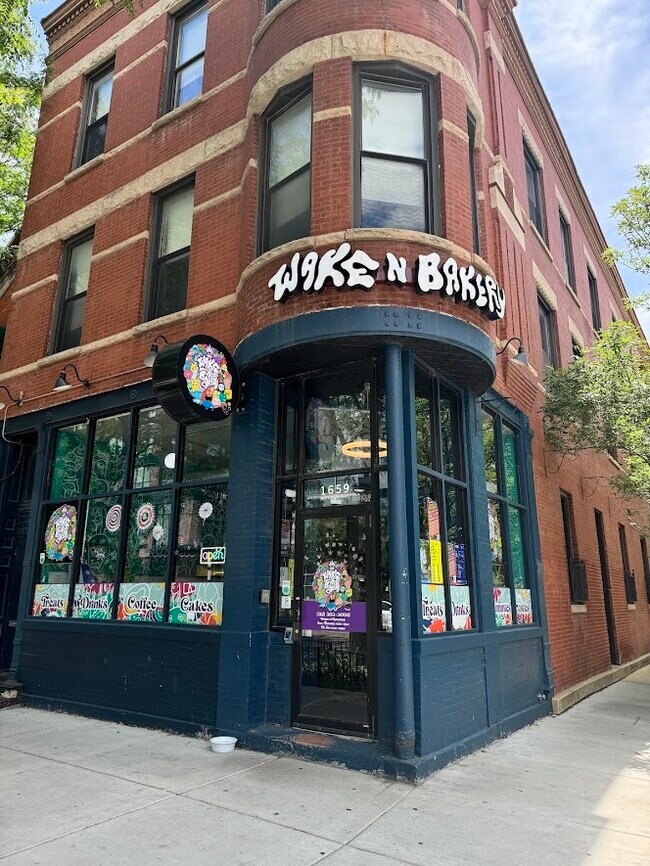 Foto del edificio - 1020 N Marshfield Ave