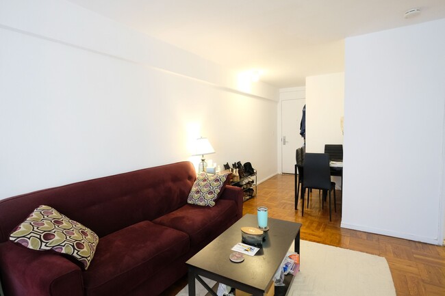 Foto del edificio - 425 E 63rd St