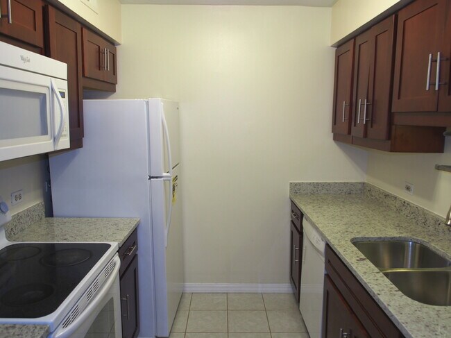 Foto del edificio - 6158 Knoll Way Dr