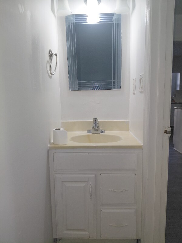 Foto del edificio - 975 Daisy Ct NW