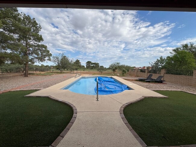 Building Photo - 3BR/2BA/2CG, 1836 sq.ft. rental with POOL ...