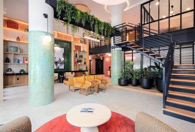Foto del edificio - 1701 Simond Ave Ave