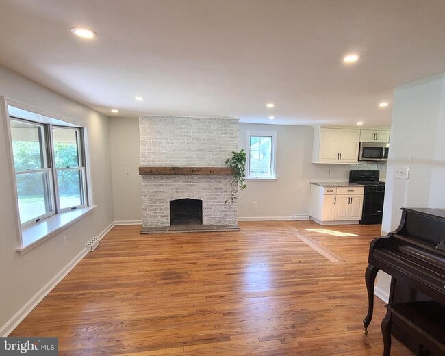 Building Photo - 126 S Limekiln Pike