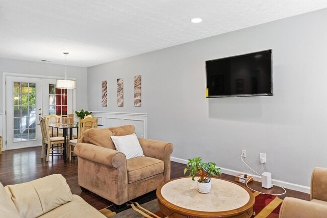 Photo - 4942 Sheila Ln House