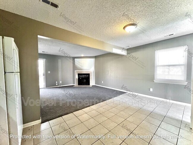 Building Photo - 307 NE Cedar Ct