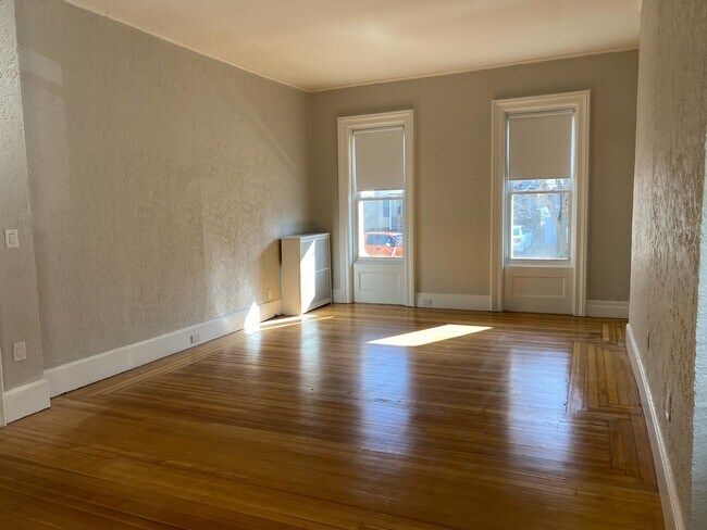 Building Photo - 129 Park Pl