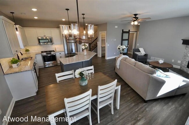 Building Photo - 3 br, 3 bath House - 108 Dancing Waters Ci...