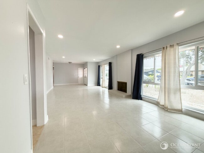 Building Photo - Newly Renovated Home for Rent in Thousand ...