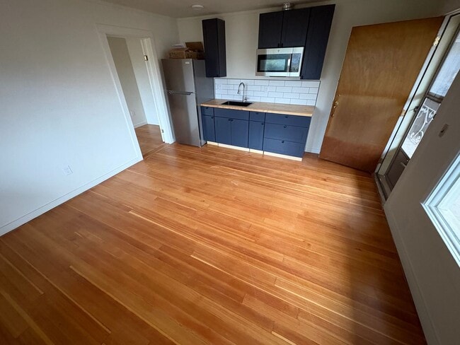 Building Photo - North Almon Farm