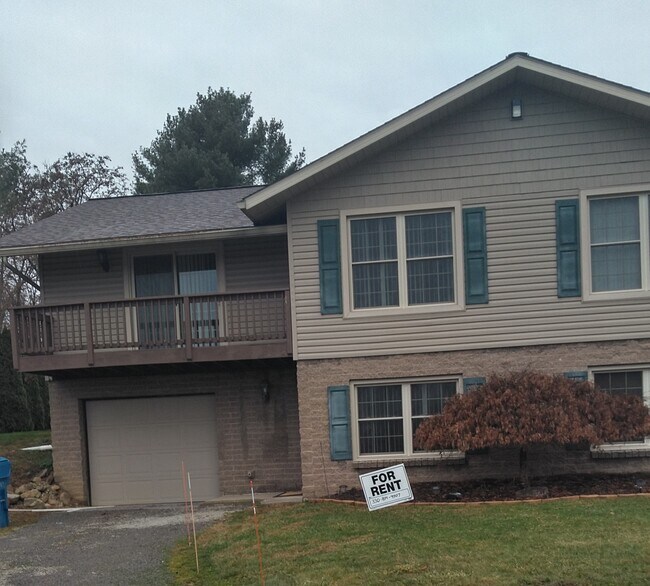 Building Photo - 5376 Pride Ct