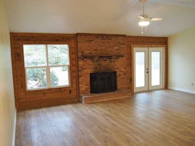 Building Photo - 6742 Alan-A-Dale Trail