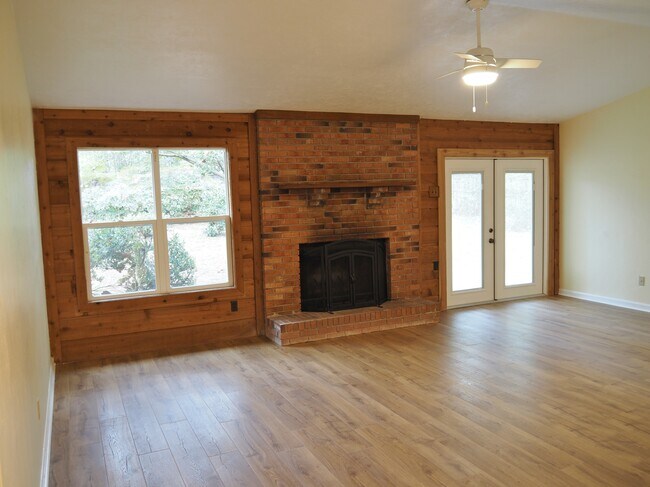 Foto del edificio - 6742 Alan-A-Dale Trail