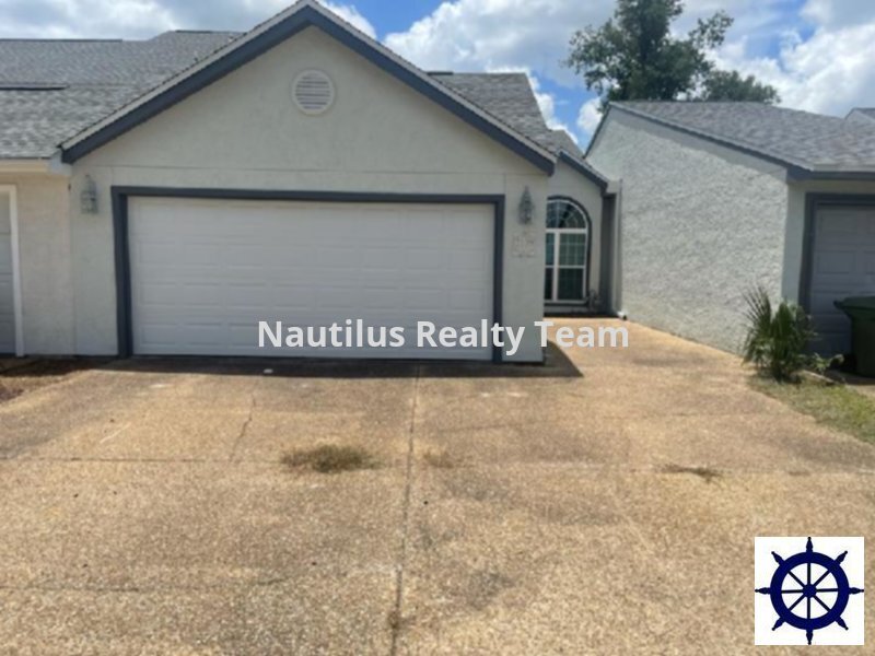 Foto principal - 2109 Country Club Dr