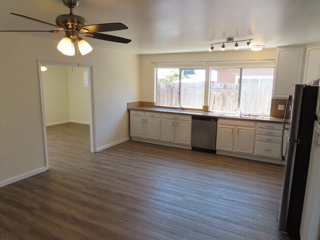 Building Photo - Nicely Updated Three Bedroom Home in Mira ...