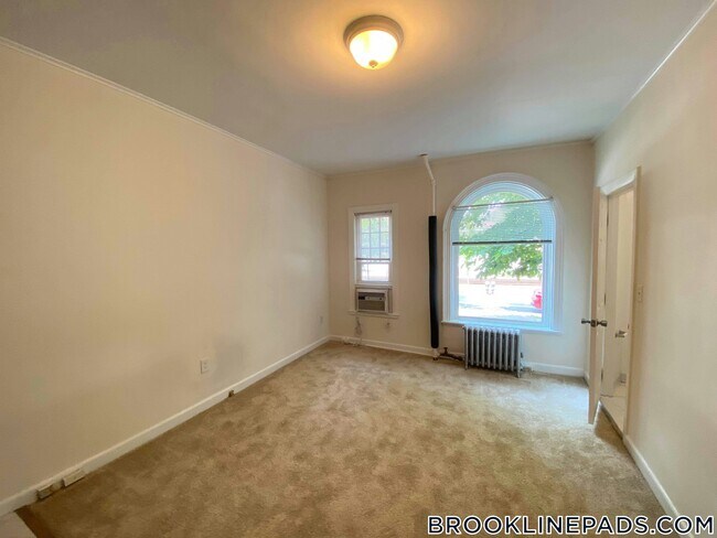 Foto del edificio - 1223 Beacon St