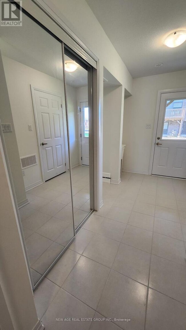 Building Photo - 3 Hine Rd