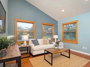 Building Photo - 9477 La Jolla Shores Dr