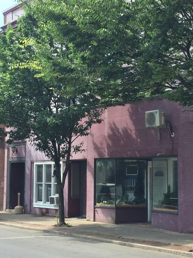 Building Photo - 25 S Main St