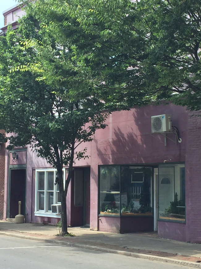 Building Photo - 25 S Main St