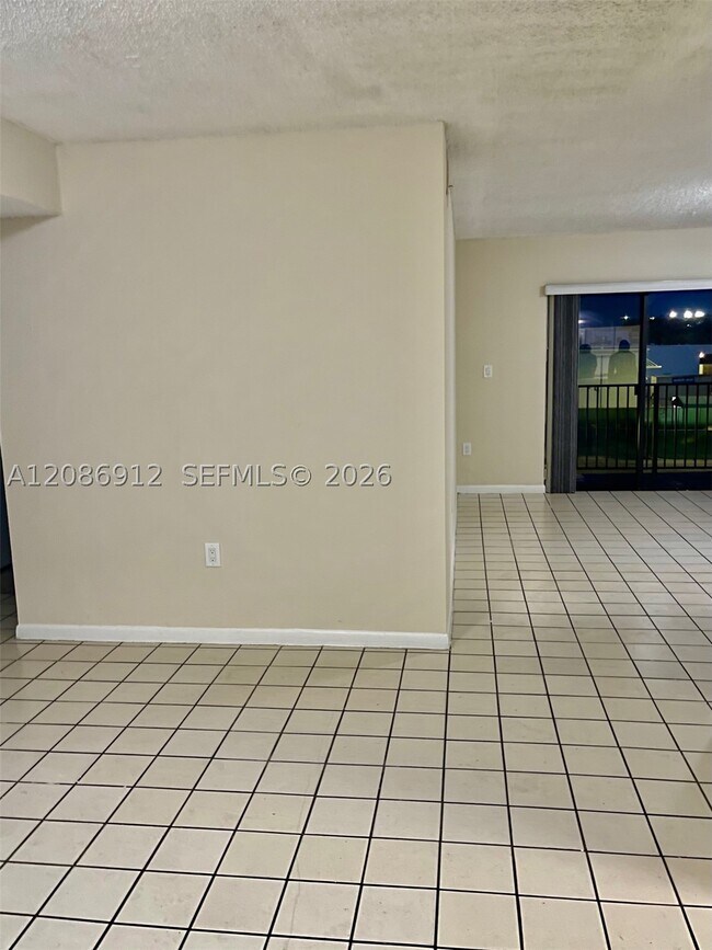 Building Photo - 5825 W 25th Ct