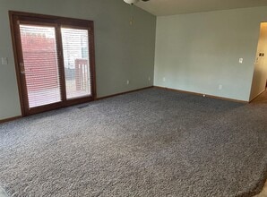 Building Photo - 155 Wintergreen Dr