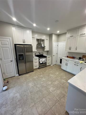 Building Photo - 2120 Kaybird Ln