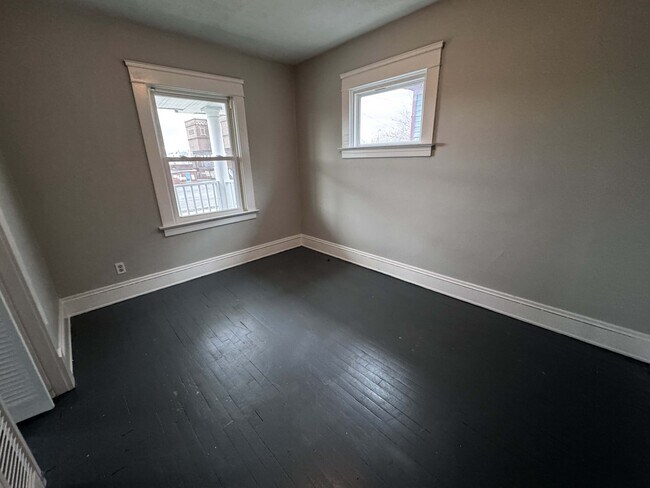 Foto del edificio - 10008 Mt Auburn Ave