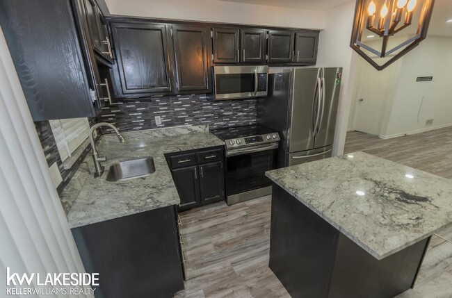Building Photo - 32983 Cedar Ridge Ct
