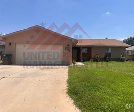 Building Photo - 805 Merion Dr