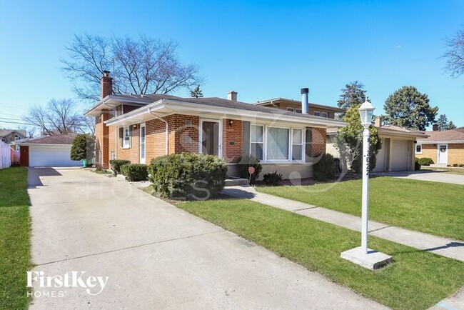 Building Photo - 3022 Sunnyside Ave