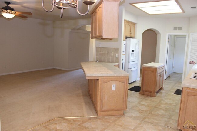Building Photo - 10103 Salerosa Ct