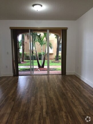 Building Photo - 6740 NW 114th Ave
